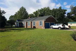 301 Pecan Ln, Laurinburg, NC 28352 - Photo 21