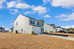 2209 Roadster Pony Ln, Hope Mills, NC 28348 - Photo 5