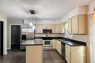 6217 Lakehaven Dr, Fayetteville, NC 28304 - Photo 7