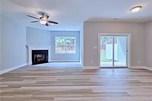 942 Kensington Park Rd, Fayetteville, NC 28311 - Photo 7