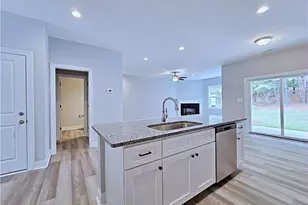 942 Kensington Park Rd, Fayetteville, NC 28311 - Photo 15