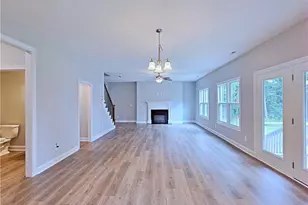 425 Shawcroft Rd, Fayetteville, NC 28311 - Photo 7