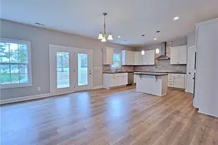 425 Shawcroft Rd, Fayetteville, NC 28311 - Photo 11