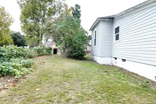 64 Beck St, Red Springs, NC 28377 - Photo 9