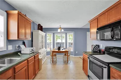 5532 Thackeray Drive, Fayetteville, NC 28306 - Photo 9