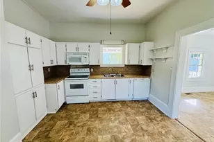 907 Caldwell St, Lumberton, NC 28358 - Photo 7