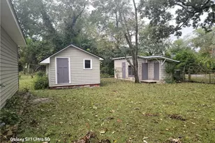 209 E Elwood Ave, Raeford, NC 28376 - Photo 3