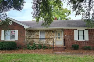414 W 3rd St, Pembroke, NC 28372 - Photo 1