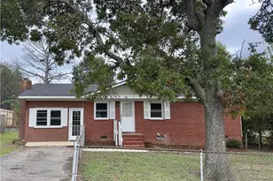 639 Woodburn Dr, Fayetteville, NC 28311 - Photo 1