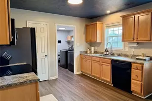 626 Fairfield Cir, Raeford, NC 28376 - Photo 7