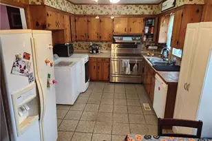 1108 E 10th St, Lumberton, NC 28358 - Photo 7