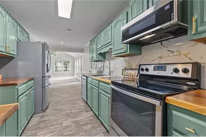 5621 Goose Creek Lane, Fayetteville, NC 28304 - Photo 13