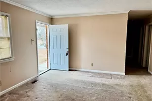 825 Fresno Dr, Fayetteville, NC 28303 - Photo 3