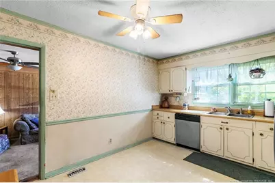 825 Fresno Drive, Fayetteville, NC 28303 - Photo 7