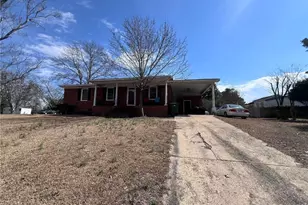 1081 Madonna Dr, Fayetteville, NC 28311 - Photo 1