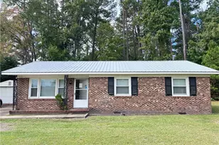 581 N Reilly Rd, Fayetteville, NC 28303 - Photo 1