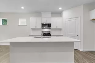 1046 Misty Creek Dr, Aberdeen, NC 28315 - Photo 7