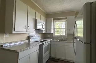 405 Chavis St, Pembroke, NC 28372 - Photo 9