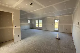 188 Buggy Top Ln, Autryville, NC 28318 - Photo 5