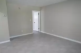 210-25 Colonial Dr, Fayetteville, NC 28301 - Photo 3