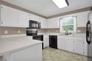 8413 Brightleaf Pl, Saint Pauls, NC 28384 - Photo 11