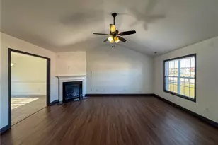 142 Crestwood Ln, Raeford, NC 28376 - Photo 3