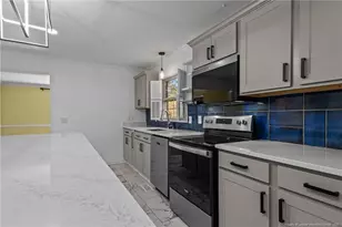 2728 Huntington Rd, Fayetteville, NC 28303 - Photo 17