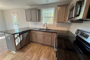 1045 Bombay Dr, Fayetteville, NC 28312 - Photo 3