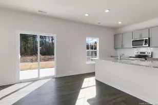 976 Misty Creek Dr, Aberdeen, NC 28315 - Photo 9