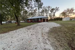 1522 Mary C Rd, Saint Pauls, NC 28384 - Photo 5