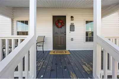 303 W Martin Street, Benson, NC 27504 - Photo 5