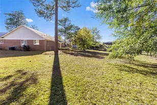 102 Ryans Cir, Spring Lake, NC 28390 - Photo 5