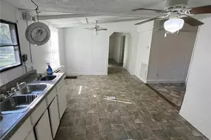 566 Quail Run Rd, Lumberton, NC 28358 - Photo 5