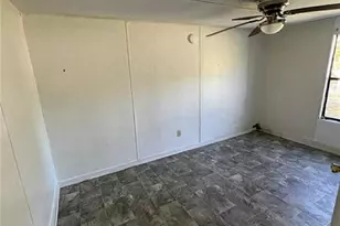 566 Quail Run Rd, Lumberton, NC 28358 - Photo 9