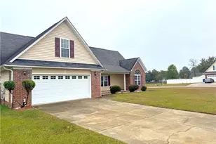 120 Clearbrook Pl, Raeford, NC 28376 - Photo 1