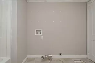 407 S Little Ave, Dunn, NC 28334 - Photo 21