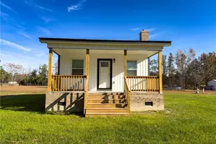 1075B Pine St, Pembroke, NC 28372 - Photo 1