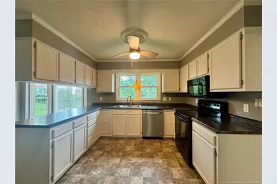 6105 Lakeway Drive, Fayetteville, NC 28306 - Photo 11