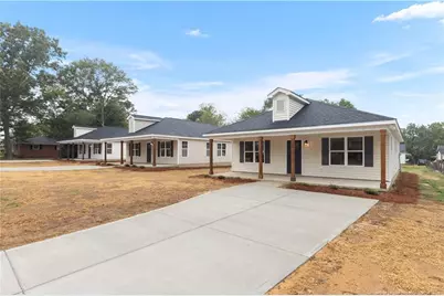 229 E Washington Street, Coats, NC 27521 - Photo 3