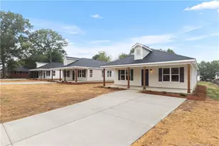 229 E Washington St, Coats, NC 27521 - Photo 3