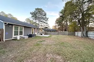 3305 Hunting Bay Dr, Spring Lake, NC 28390 - Photo 3