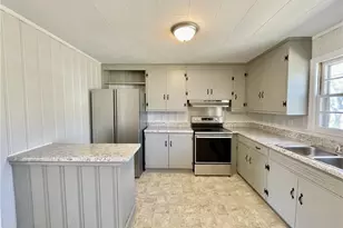 531 E Donaldson Ave, Raeford, NC 28376 - Photo 3