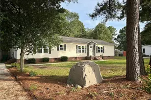 6105 Earp Ct, Hope Mills, NC 28348 - Photo 1