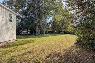 1603 McMillan Ave, Lumberton, NC 28358 - Photo 3