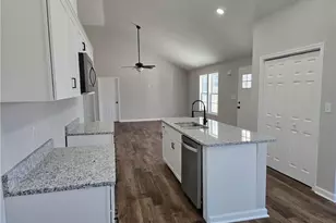 3420 Green Valley Rd, Fayetteville, NC 28311 - Photo 5