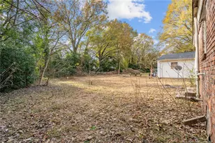 614 Hall St, Laurinburg, NC 28352 - Photo 21