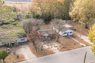 614 Hall St, Laurinburg, NC 28352 - Photo 27