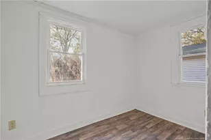 614 Hall St, Laurinburg, NC 28352 - Photo 17