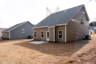 221 Telluride Ct, Aberdeen, NC 28315 - Photo 3