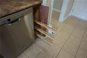 2913 Aristocrat Ln, Fayetteville, NC 28306 - Photo 9